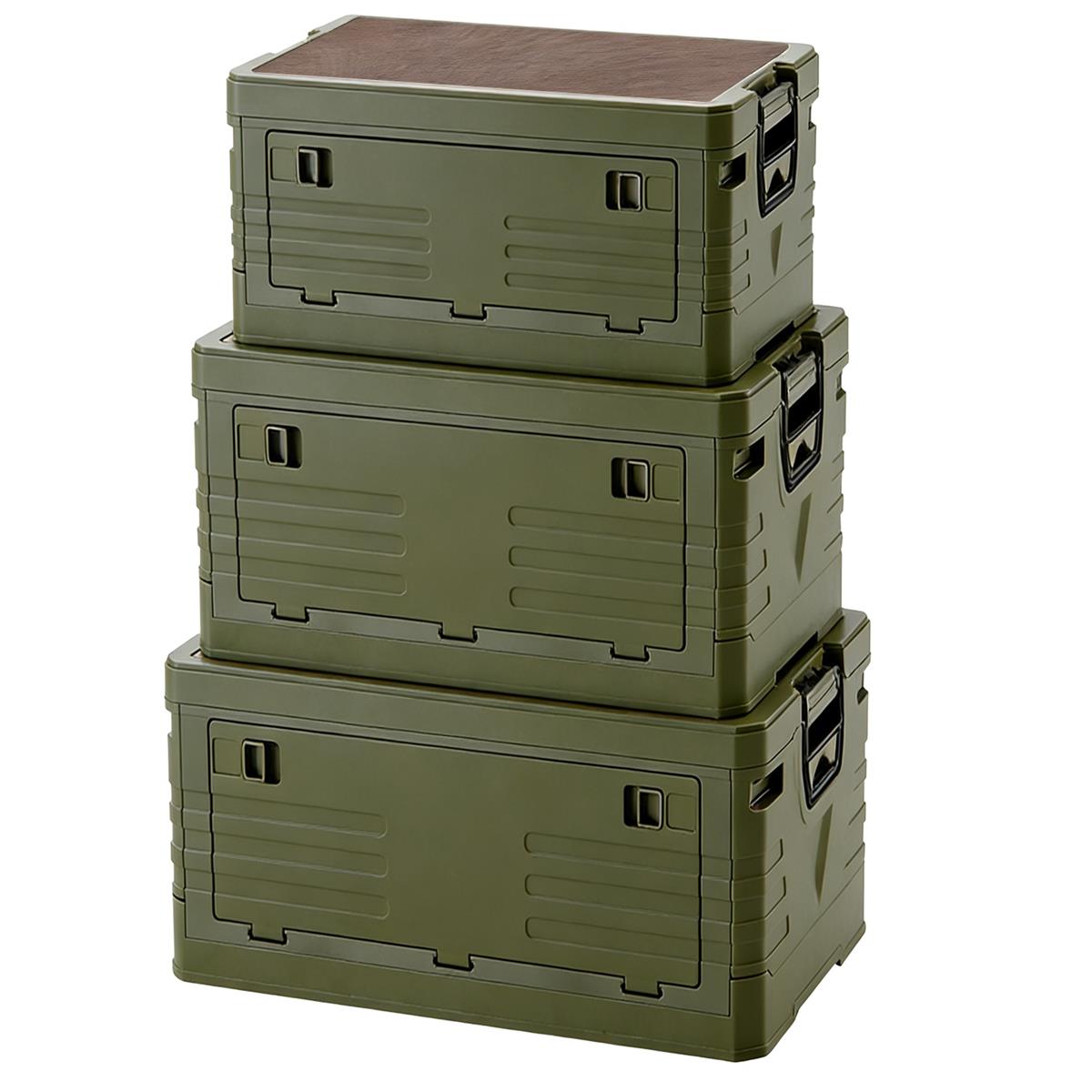 gestapelte Campingboxen