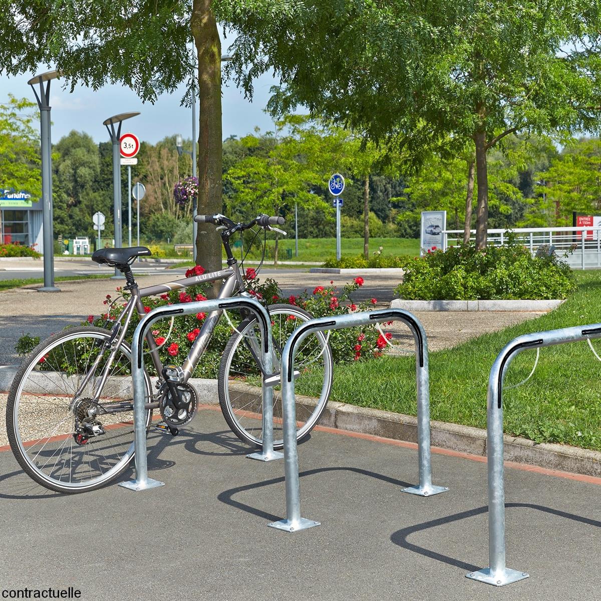 2er- Fahrradständer - einfacher Bügel mit Bodenplatte