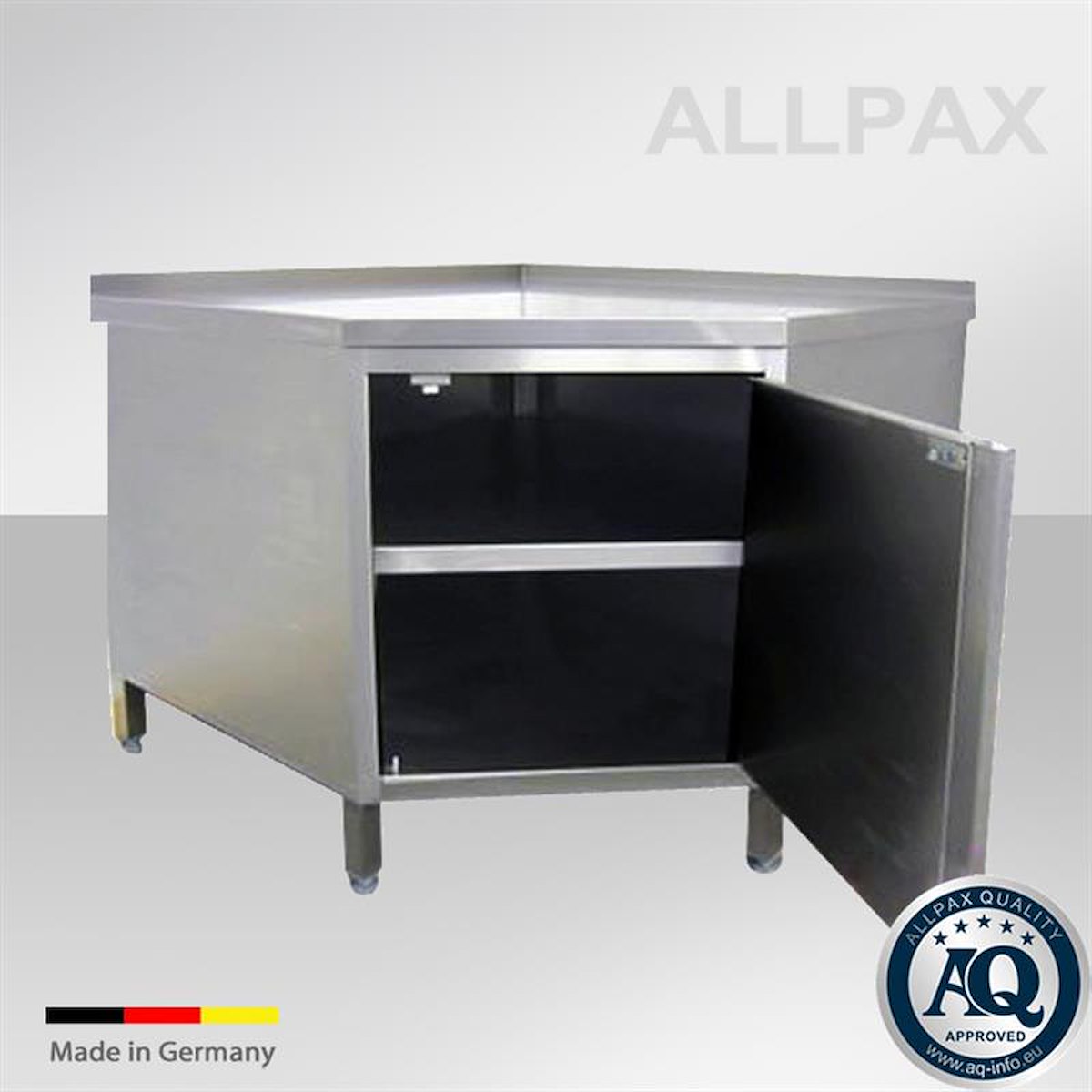 Eckschrank geöffnet