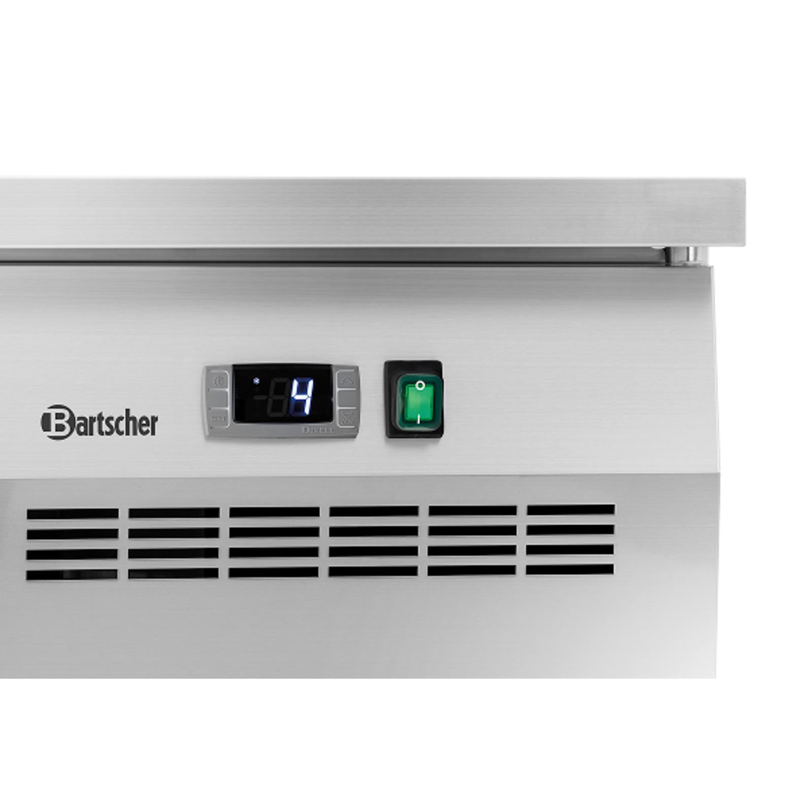 Anschalter und Temperaturanzeige des Kühltisches