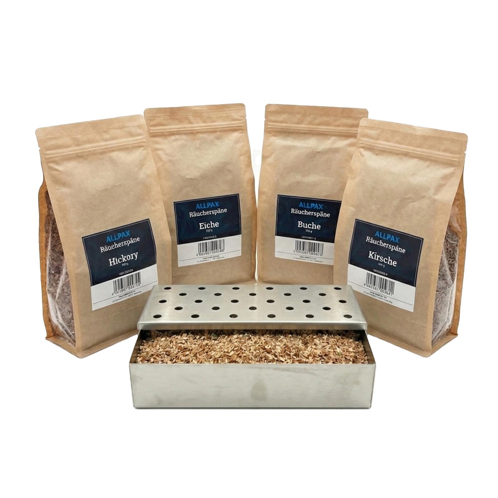 ALLPAX Räucherbox Smokerbox befüllt mit Räucherspänen, im Hintergrund Räucherspänepackungen Buche, Eiche, Kirsche und Hickory