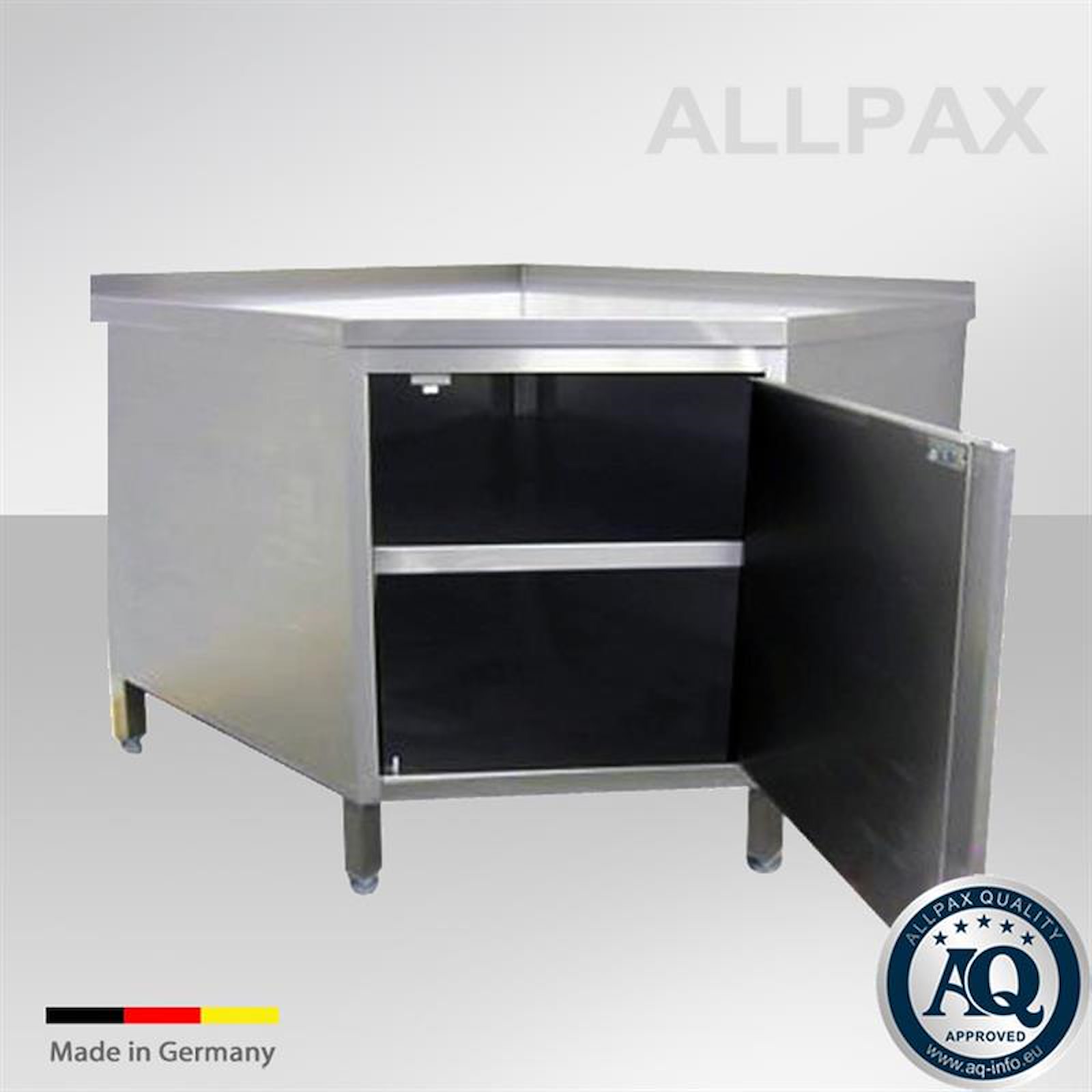 Eckschrank geöffnet