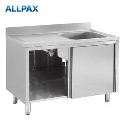 Spülschrank geöffnet